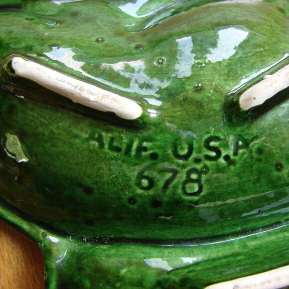 Vintage Green Ashtray California Pottery Ceramic Footed Trinket Jewellery Tray - Picture 10 of 10